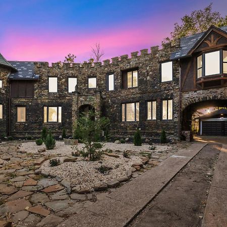 Enchanted Castle - Your Royal Getaway Awaits Cleveland Exteriör bild