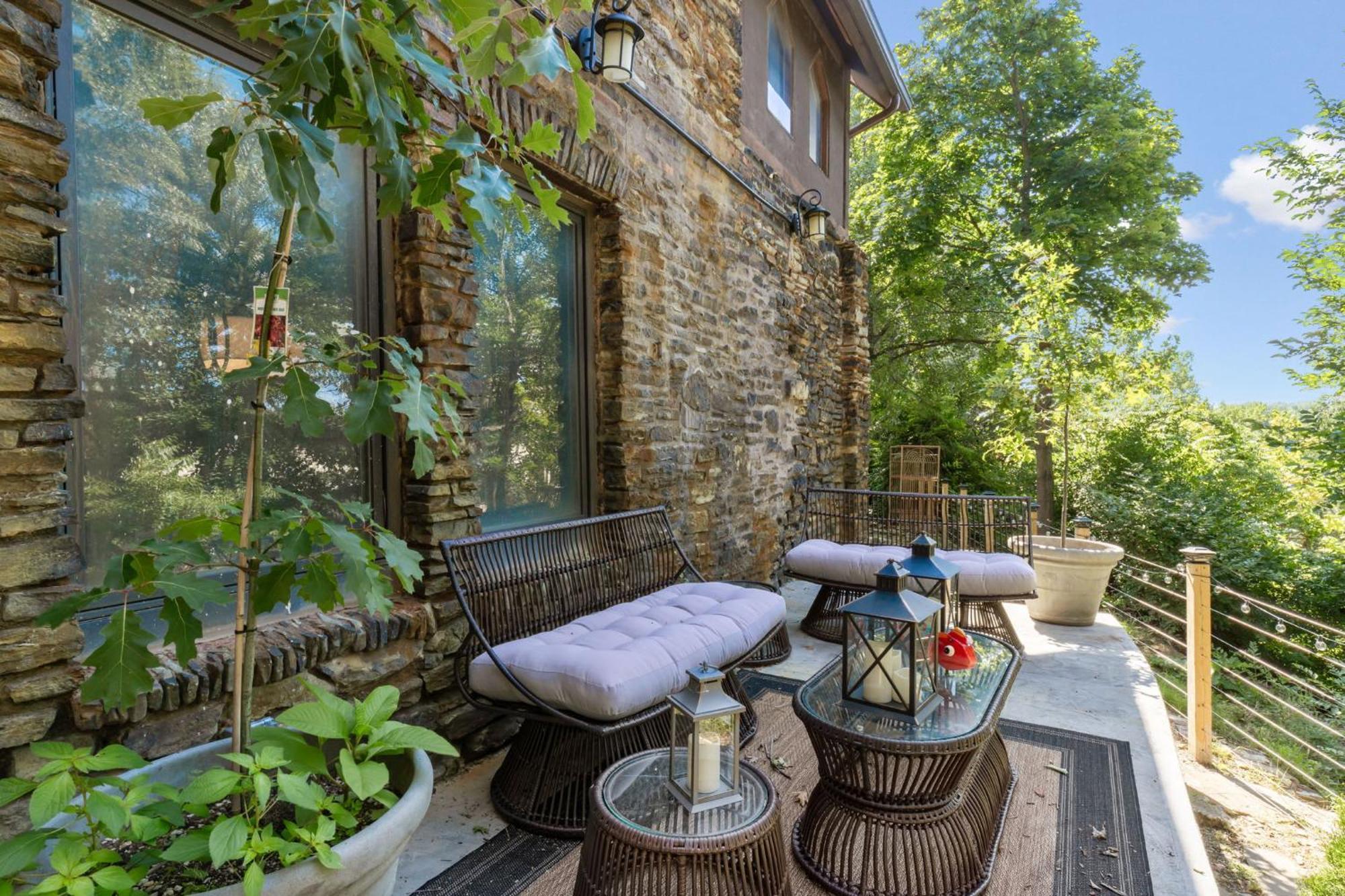 Enchanted Castle - Your Royal Getaway Awaits Cleveland Exteriör bild